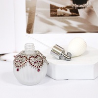 Atomiseur de parfum en métal breveté en forme de cœur de 50 ml avec pompe pulvérisatrice, bouchon à vis gravé, flacon vide en verre en forme de citrouille pour Attar, sac d'air pour Attar, cadeau 59803