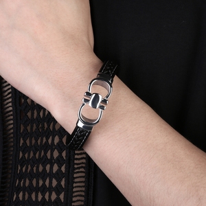 <span class=keywords><strong>Bracciali</strong></span> in Pelle da <span class=keywords><strong>Uomo</strong></span> con Logo Personalizzato, Stile Punk, Incisione Unica e Chiusura Magnetica - Product Image 4