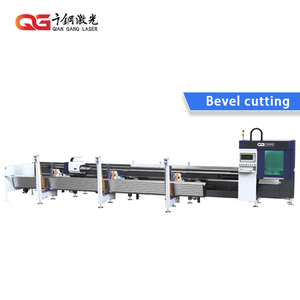 Máquina de corte láser de fibra CNC de cinco ejes <span class=keywords><strong>3D</strong></span> de alta eficiencia y sin oscilación Qiangang para tubos metálicos 1500-3000W, automática, refrigerada por agua, con IA - Product Image 1