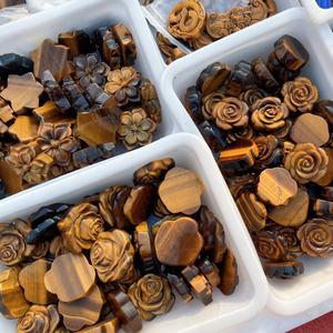 Fleur de <span class=keywords><strong>rose</strong></span> en <span class=keywords><strong>pierre</strong></span> naturelle œil de tigre, cristal de guérison, artisanat en <span class=keywords><strong>quartz</strong></span> pour la décoration, vente en gros - Product Image 5