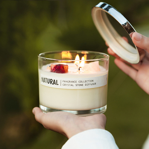 Juego de velas aromáticas de lujo con cristales, sin humo, de cera de soja natural, para regalo y fragancia del hogar. - Product Image 2