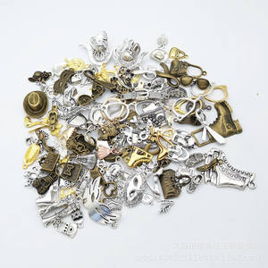 Divers pendentifs vintage Charms Mix pour <span class=keywords><strong>la</strong></span> fabrication de bijoux DIY Chapeau Sac Tasse Vin Lettre Paix Trèfle Musique Nourriture Série Key Charms Tags - Product Image 2