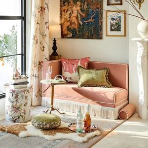 Canapé Chaise Longue Yicheng en Velours Rose Style Vintage Français avec Pompons, Idéal pour Maisons d'Hôtes Design – En Vente - Product Image 1