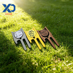 Herramienta de metal para divots de golf al por mayor, reparación de green con marcador de bola magnético con ranura para dibujar la línea de la bola - Product Image 1