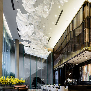 Lampadario sospeso con soffitto a forma di arte creativa moderna personalizzato per illuminazione di ingegneria alberghiera eleganti luci a sospensione - Product Image 2