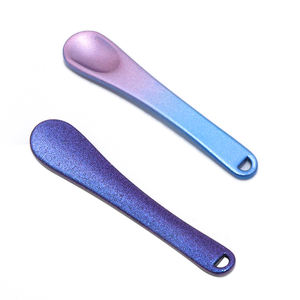 Spatola Cosmetica di Lusso in Metallo con Logo Personalizzato, Mini Cucchiaio per Massaggio Occhi in Zinco Anti-età Jingwang WS19001 - Product Image 2