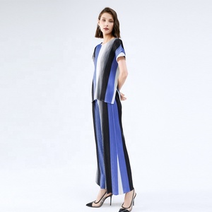 Nuovo estivo da donna con stampa a righe blu nero + bianco abito da donna con <span class=keywords><strong>pantaloncini</strong></span> pantaloni Casual 2020 - Product Image 2