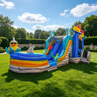Toboggan aquatique gonflable double piste avec château gonflable et piscine à jets d'eau pour location commerciale et événements