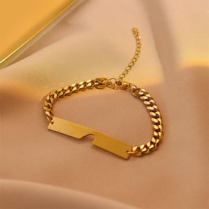 Hot New Couple Bracelet Set Acero inoxidable Heart Cutting Lover Barra curva One Silver One Gold Plated Bangle Type Gift - Product Image 2