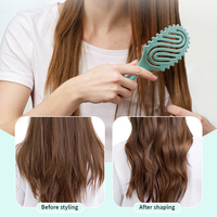 Brosse à cheveux bouclés en paille de blé à poils en nylon en forme de S Brosse à cheveux démêlante et lisse pour salon à domicile Vente en gros