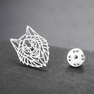 Nouvelle conception de broche en acier inoxydable personnalisée, simple et élégante, avec couronne, lion et loup, accessoires de bijoux - Product Image 3