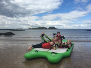 Vente en gros 18ft Team Mega Sup planche à pagaie debout <span class=keywords><strong>gonflable</strong></span> personnalisée 8-<span class=keywords><strong>12</strong></span> personnes grande planche avec matériau de point de chute - Product Image 4