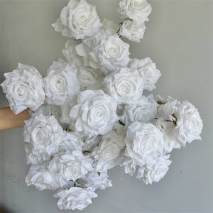 زهور حريرية صناعية من 3 رؤوس زهور زفاف بيضاء نقية - Product Image 2