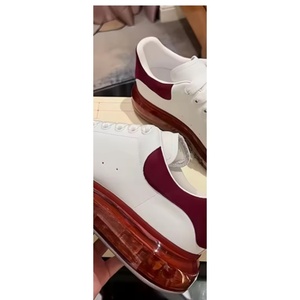 Sneakers de luxe en cuir blanc avec talon rouge vin et coussin d'air, chaussures décontractées à semelle rouge transparente augmentant la taille - Product Image 2