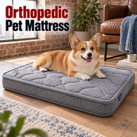 Matelas orthopédique pour chien avec panneaux ondulés doux et un côté imprimé lisse en tissu gris texturé