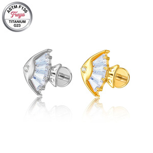 Boucles <span class=keywords><strong>d</strong></span>'oreilles Freya Cross, piercing labret, titane de qualité implant ASTM F136, clous <span class=keywords><strong>d</strong></span>'oreilles à dos plat pour femmes, clous <span class=keywords><strong>d</strong></span>'oreilles pour hélix et tragus - Product Image 5