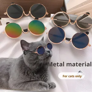 Lunettes pour animaux <span class=keywords><strong>de</strong></span> compagnie chat vêtements et accessoires rétro Cool <span class=keywords><strong>chien</strong></span> lunettes <span class=keywords><strong>de</strong></span> soleil accessoires photo accessoires drôles solide plastique hiver en gros - Product Image 4