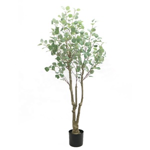 Arbre d'<span class=keywords><strong>eucalyptus</strong></span> artificiel de 150 cm dans un <span class=keywords><strong>pot</strong></span> noir, élégante plante artificielle pour un design d'<span class=keywords><strong>intérieur</strong></span> moderne - Product Image 1