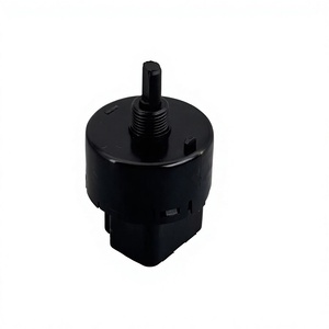 <span class=keywords><strong>ส</strong></span>วิตช์ควบคุมพัดลมฮีตเตอร์ KOM HVAC รุ่น UH71-61-C50 <span class=keywords><strong>ส</strong></span>ำหรับ<span class=keywords><strong>รถ</strong></span>กระบะมาส<span class=keywords><strong>ด้า</strong></span> B2200 B2500 B2600 B2900 BT50 - Product Image 1