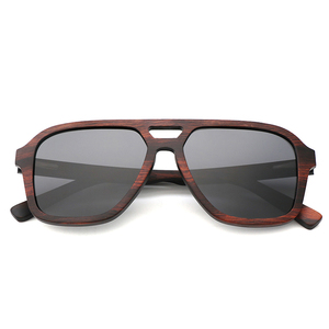 Gafas de <span class=keywords><strong>Sol</strong></span> Ecológicas 2029 Hechas a Mano con Madera de Roble, Gafas de <span class=keywords><strong>Sol</strong></span> Polarizadas Personalizadas con Protección Solar - Product Image 3