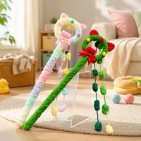 Fabricant Professionnel de Jouets pour Chats en Peluche Douce de Qualité Supérieure - Balle en Peluche Multicolore de Noël avec Clochette pour Attirer les Chats