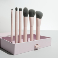 Pinceau de maquillage rétractable pour l'application de fond de teint en poudre, outil de beauté peu encombrant, vente en gros, fourniture directe d'usine