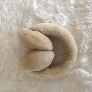 Paraorecchie in Pelliccia di Pecora di Alta Qualità per l'Inverno, Scaldacore Personalizzati in Pile - Product Image 4