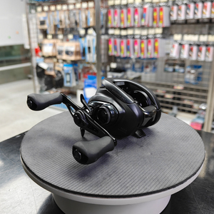 Système de contrôle numérique Shimano EXSENCEs DC pour la pêche en eau salée et en eau douce, rapport de vitesse élevé, frein puissant et fluide. - Product Image 2