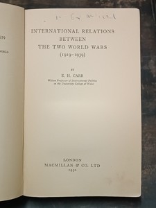 Relations internationales entre les deux mondes 1919-1939 par E. H. Carr 1950 - Product Image 1