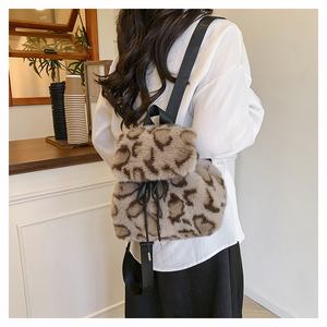 <span class=keywords><strong>Sac</strong></span> à <span class=keywords><strong>dos</strong></span> en fourrure tendance pour femmes, <span class=keywords><strong>sac</strong></span> à bandoulière en fourrure léopard, style coréen mignon, nouveau <span class=keywords><strong>sac</strong></span> à <span class=keywords><strong>dos</strong></span> de voyage à la mode - Product Image 3