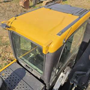 รถขุดตีนตะขาบ Volvo รุ่น EC250 D สีเดิมจากโรงงาน เครื่องยนต์แท้ มือสอง รุ่นดั้งเดิม - Product Image 3