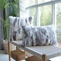 Housse de coussin de canapé de luxe élégante en peluche brodée à rayures unies pour hôtel et maison, certifiée Oeko-Tex, avec coutures de qualité supérieure