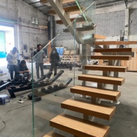 Escalier intérieur VIKO de haute qualité, design moderne, acier et bois, escalier droit