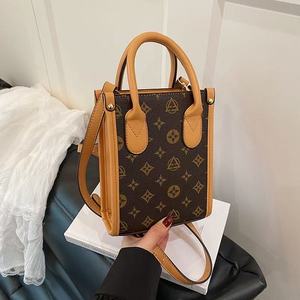 <span class=keywords><strong>Borsa</strong></span> Firmata con Stampa Rétro, Classica <span class=keywords><strong>Borsa</strong></span> di Marca di Alta Qualità, <span class=keywords><strong>Borsa</strong></span> a Mano, <span class=keywords><strong>Borsa</strong></span> a Tracolla da Donna alla Moda - Product Image 3