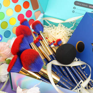 Make-Up Borstels Set 19 Stuks Bastet Kat Met Oogschaduw Palet Make-Up Spons Vakantie Geschenkdozen - Product Image 1