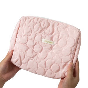 Nuova Borsa Trapuntata Grande con Motivi Floreali per Ragazze, per Scuola, Viaggi, Uso Quotidiano, Trucco e Cosmetici con Cerniera - Product Image 2