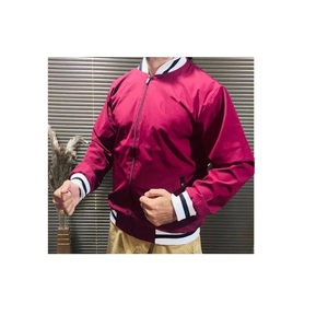 Veste coupe-vent pour homme fabriquée en Inde, légère, imperméable, coupe-vent, veste de sport d'extérieur disponible à la vente - Product Image 1
