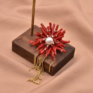 Broche de Perla Barroca Natural con borlas XILIANGFEIZI de lujo, broche de concha redonda de gama alta a la moda para mujer - Product Image 3