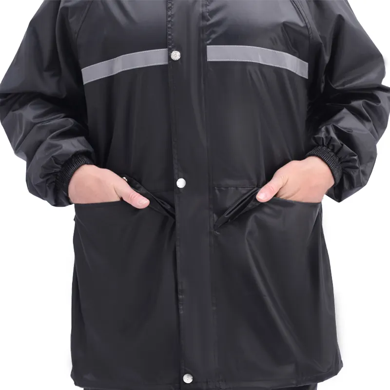 Imperméable en tissu Oxford imperméable pour hommes avec bande réfléchissante pour les activités de plein air comme la randonnée et le camping pour adultes garçons