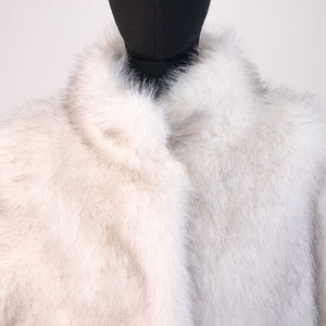 फैक्टरी थोक प्यारा नकली खरगोश फर कोट सफेद सुरुचिपूर्ण नकली फर जैकेट नकली फर कोट महिला - Product Image 3