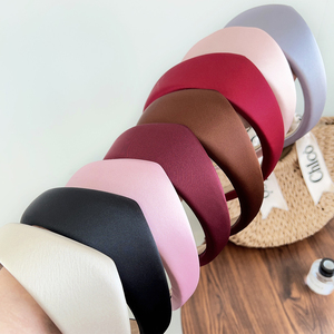 ربطة رأس مثلثة الشكل بلون موحد على الطراز البريطاني القديم والأوروبي من DREAM <span class=keywords><strong>FASHION</strong></span>، إكسسوارات شعر عصرية - Product Image 2