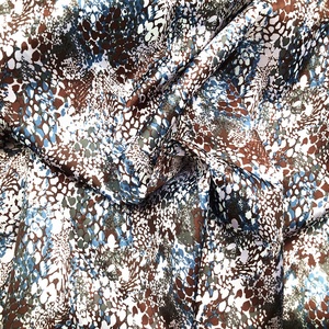 Stock <span class=keywords><strong>pas</strong></span> <span class=keywords><strong>cher</strong></span> vente bonne qualité 210T Polyester taffetas 54GSM peau de serpent imprimé doublure tissu pour costume et manteau - Product Image 3