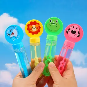 2023 Neuankömmling Outdoor-Spiel Spielzeug Kunststoff Handheld Mini Bubble Wand Niedliche Tier Bubble Stick Spielzeug für Kinder