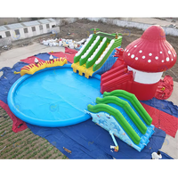 Château gonflable coloré à thème Forêt de champignons des contes de fées, facile à installer, avec toboggan et mur d'escalade pour les fêtes d'enfants