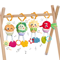 Tumama Kids Ensemble de 4 hochets en peluche douce en forme de légumes pour berceau, siège auto, poussette, jouets apaisants pour bébé, jouet suspendu pour poussette avec anneau de dentition