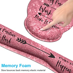 Juego de Alfombrilla para Teclado y Ratón con Reposamuñecas de Espuma Viscoelástica con Letras Artísticas Kelida, Base Antideslizante para Oficina y Hogar - Product Image 3