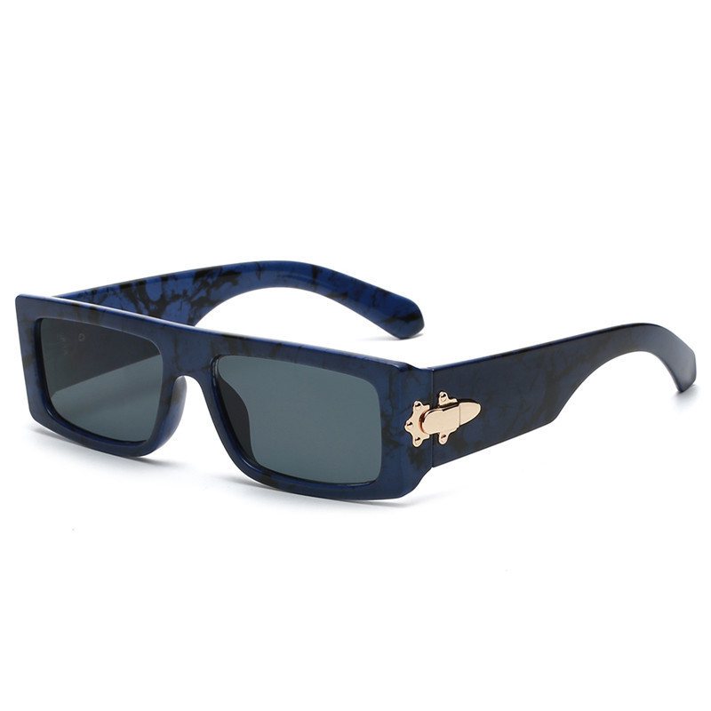 C9 bande bleue cadre noir film gris