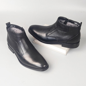 Bottes Chelsea pour hommes en cuir véritable, bottines à bout rond, à enfiler, doublure en fourrure isolante, noires, taille 43 - Product Image 3
