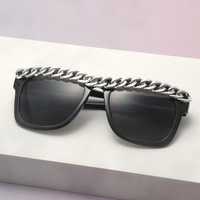 Lunettes de soleil carrées Hop Punk Chain 2026, protection UV pour les fêtes
