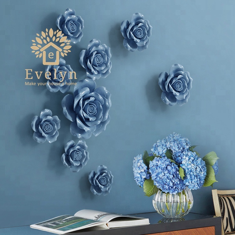 Элегантные небольшие синие керамические цветы для украшения стен гостиной